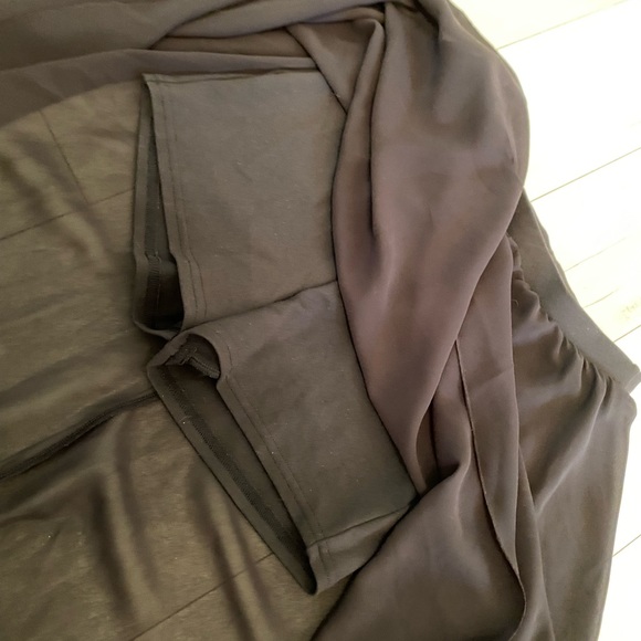 Bloch high low skirt with shorts built in - Picture 2 of 3